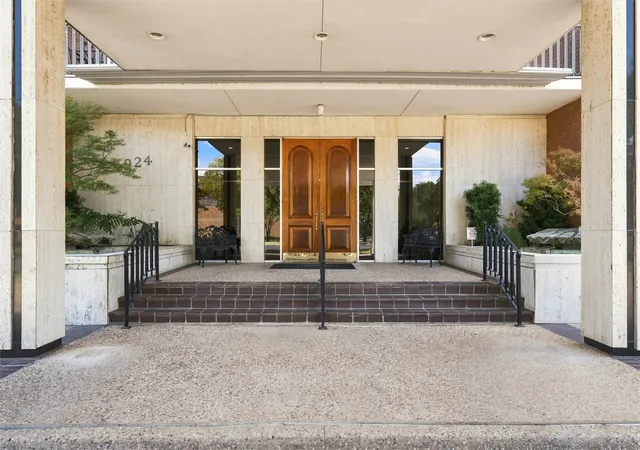 Photo 2 of Condo for sale at 4924 Cobbs Dr #4E, Waco, TX 76710 | MLS# 21374933 | Listing updated on 2026-09-04