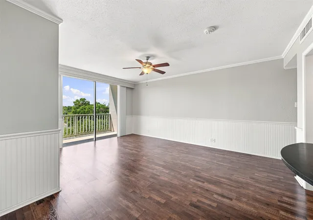 Listing Photo 5 - Condo for sale in building located at 4924 Cobbs Dr, Waco, TX 76710 - Unit #4E