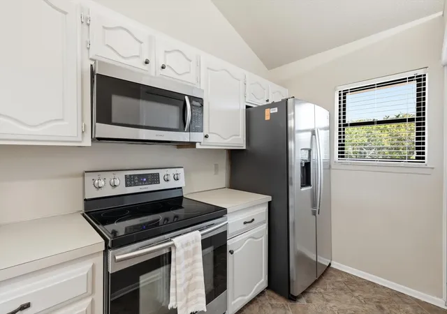 Photo 4 of Condo for sale at 3033 Hells Gate Loop #E207, Strawn, TX 76475 | MLS# 21377550 | Listing updated on 2026-09-04