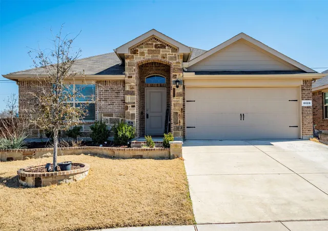 Photo 1 of Single family home for sale at 8028 Muddy Crk Dr, Fort Worth, TX 76131 | MLS# 21347840 | Listing updated on 2026-10-07