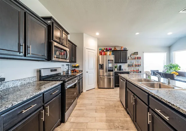 Photo 3 of Single family home for sale at 8028 Muddy Crk Dr, Fort Worth, TX 76131 | MLS# 21347840 | Listing updated on 2026-10-07