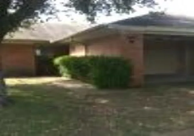 Photo 1 of Multi family home for sale at 600 Old Lorena Rd #602, Lorena, TX 76655 | MLS# 21377371 | Listing updated on 2026-09-03
