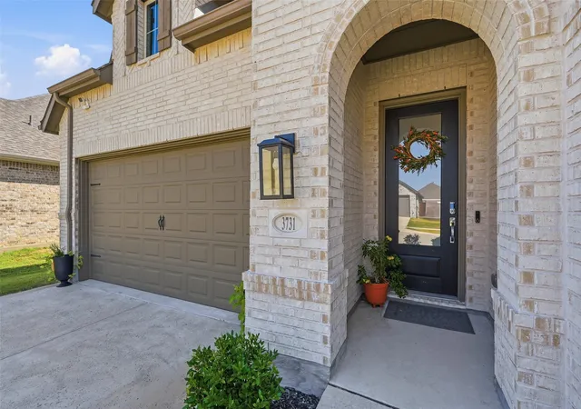 Photo 3 of Single family home for sale at 3731 Cherry Hills Dr, Sherman, TX 75090 | MLS# 21377608 | Listing updated on 2026-09-04