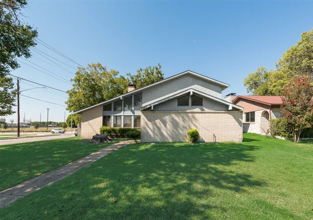 Photo 2 of Single family home for sale at 5329 Daytona Dr, Garland, TX 75043 | MLS# 21352727 | Listing updated on 2026-10-06
