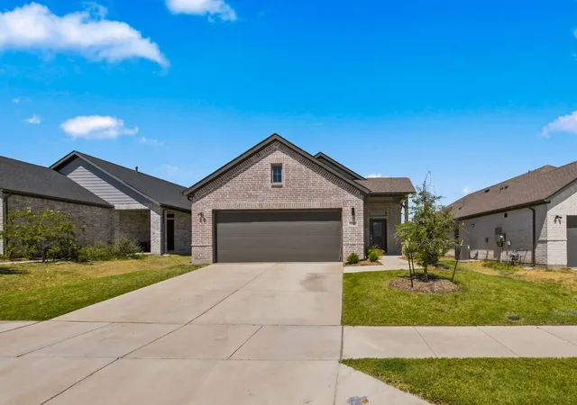 Photo 2 of Single family home for sale at 1157 Butterfly Dale Dr, Lavon, TX 75166 | MLS# 21371300 | Listing updated on 2026-09-18