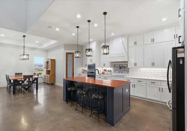 Photo 3 of Single family home for sale at 3321 Mountain View Dr, Venus, TX 76084 | MLS# 21375192 | Listing updated on 2026-10-05