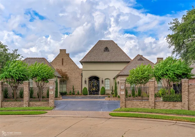 Photo 1 of Single family home for sale at 104 Belle Maison Ct, Bossier City, LA 71111 | MLS# 21377620 | Listing updated on 2026-10-06