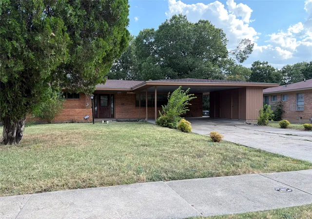 Photo 2 of Sale Pending at 4625 Kushla Ave, Dallas, TX 75216 | MLS# 21377716 | Listing updated on 2026-09-15