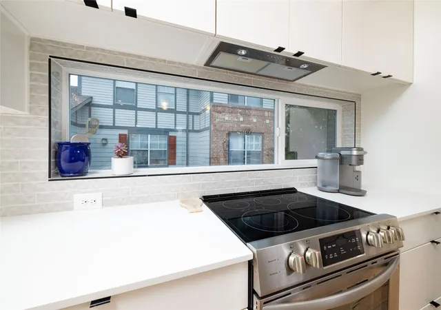 Photo 3 of Condo for sale at 2118 N Carroll Ave #101, Dallas, TX 75204 | MLS# 21372893 | Listing updated on 2026-09-28