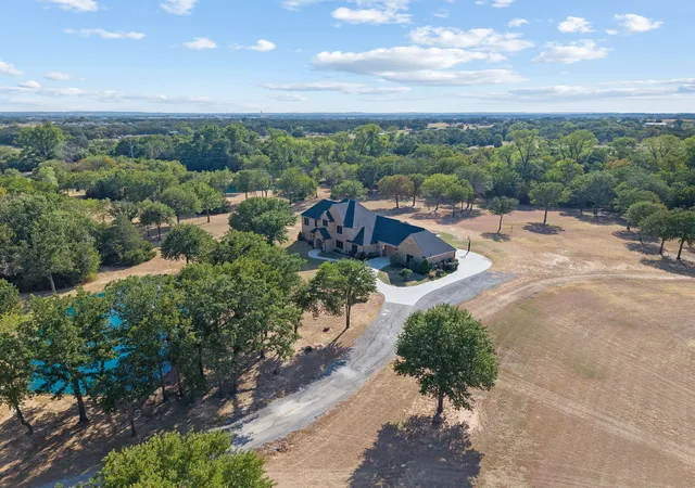 Photo 1 of Single family home for sale at 830 County Rd 4797, Springtown, TX 76082 | MLS# 21375058 | Listing updated on 2026-10-02