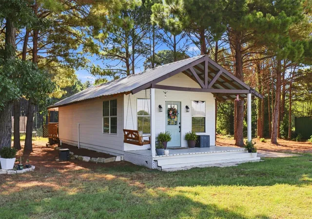 Photo 3 of Single family home for sale at 1500 Fm 130, Daingerfield, TX 75638 | MLS# 21377500 | Listing updated on 2026-09-04