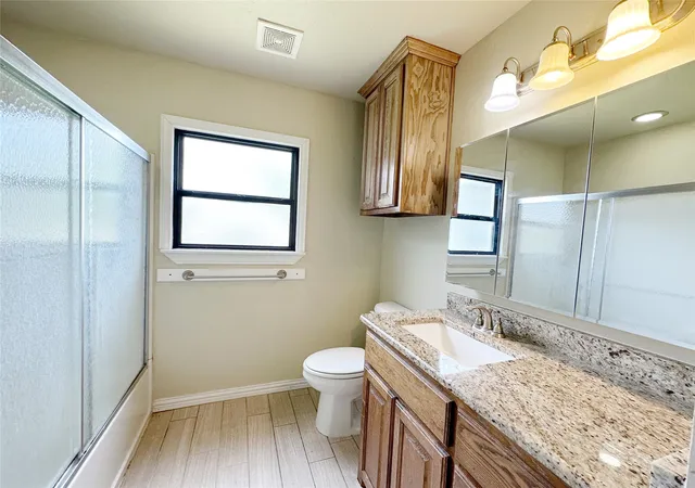 Photo 4 of Single family home for sale at 612 N Main St, Graford, TX 76449 | MLS# 21377328 | Listing updated on 2026-09-17