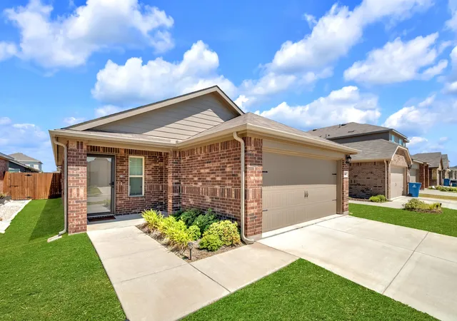 Photo 3 of Single family home for sale at 901 Country Rd, Royse City, TX 75189 | MLS# 21376720 | Listing updated on 2026-09-04