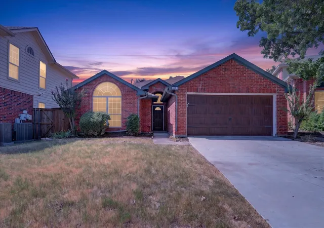 Photo 1 of Single family home for sale at 425 Wentworth Dr, Flower Mound, TX 75028 | MLS# 21377846 | Listing updated on 2026-10-04