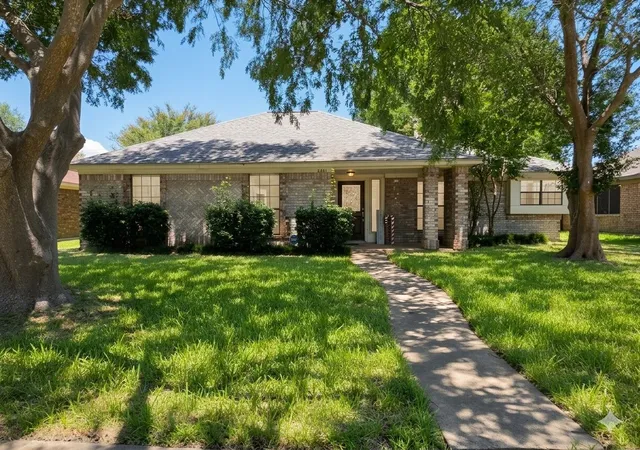 Photo 1 of Single family home for sale at 2401 Cortland Cir, Rowlett, TX 75088 | MLS# 21377748 | Listing updated on 2026-09-25