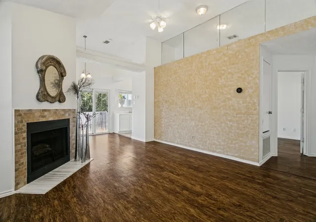 Photo 3 of Single family home for sale at 953 Ramblewood, Lewisville, TX 75067 | MLS# 21373906 | Listing updated on 2026-09-30