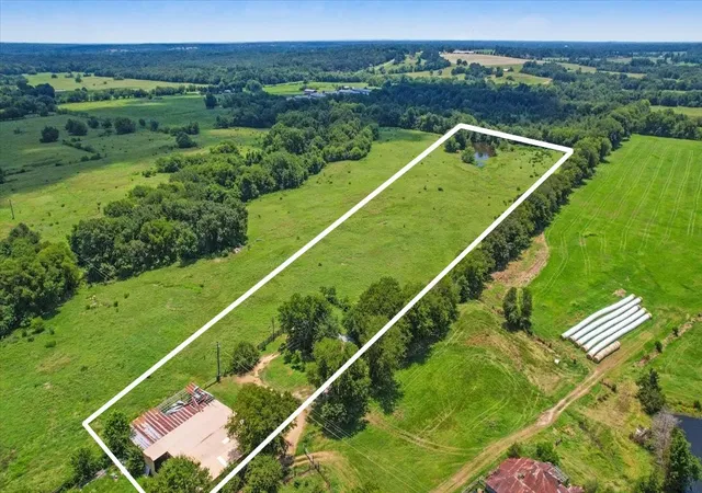 Photo 2 of Manufactured home for sale at 195 County Rd 2468, Winnsboro, TX 75494 | MLS# 21377579 | Listing updated on 2026-09-04