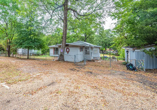 Photo 1 of Single family home for sale at 143 Vistaridge Dr, Mabank, TX 75156 | MLS# 21376477 | Listing updated on 2026-09-30