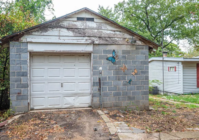 Photo 3 of Single family home for sale at 143 Vistaridge Dr, Mabank, TX 75156 | MLS# 21376477 | Listing updated on 2026-09-30