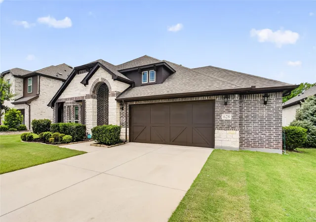 Photo 3 of Single family home for sale at 628 Lake Cvs Dr, Little Elm, TX 75068 | MLS# 21377877 | Listing updated on 2026-10-08