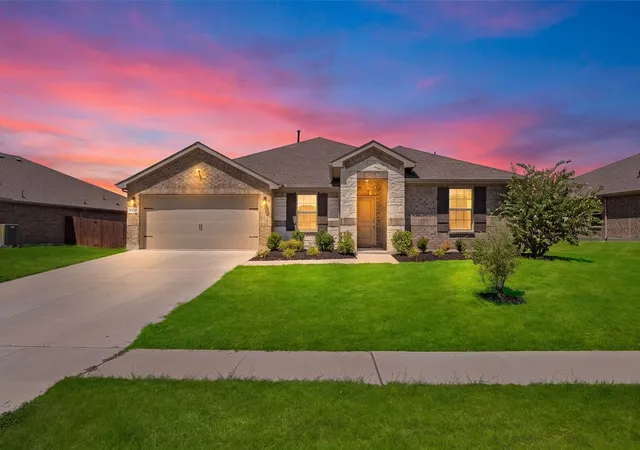 Photo 1 of Single family home for sale at 1321 Elmwood Dr, Red Oak, TX 75154 | MLS# 21377077 | Listing updated on 2026-10-02