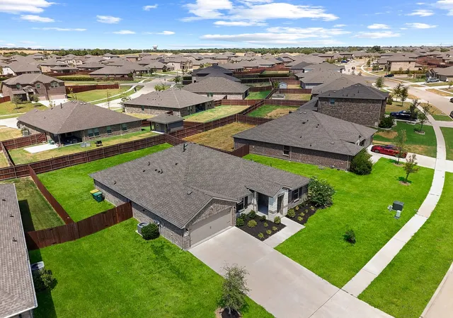 Photo 2 of Single family home for sale at 1321 Elmwood Dr, Red Oak, TX 75154 | MLS# 21377077 | Listing updated on 2026-10-02