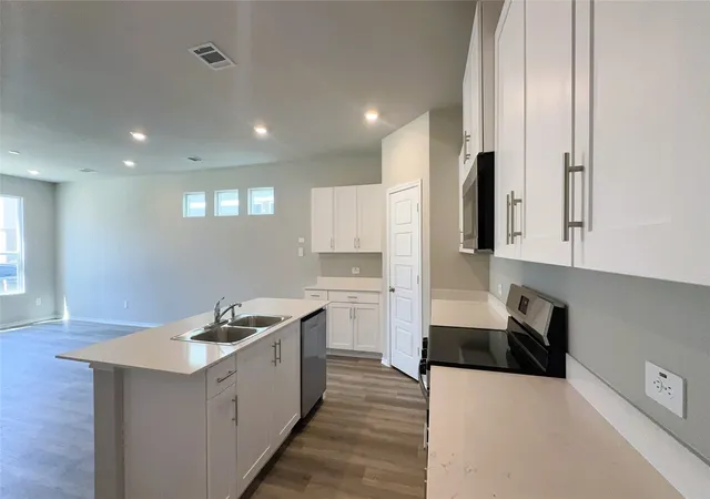 Photo 3 of Single family home for sale at 2948 Maple Orchard Ln, Fort Worth, TX 76140 | MLS# 21377654 | Listing updated on 2026-10-02