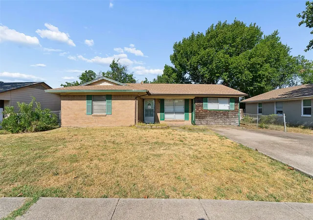 Photo 3 of Single family home for sale at 902 Mardi Gras Ln, Wylie, TX 75098 | MLS# 21375717 | Listing updated on 2026-09-18