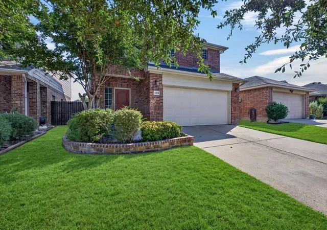 Photo 1 of Single family home for sale at 4018 Houston Dr, Heartland, TX 75126 | MLS# 21377971 | Listing updated on 2026-10-01