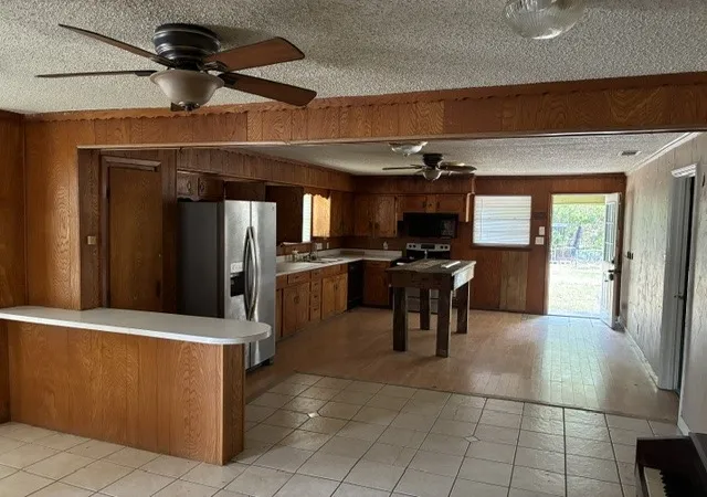 Photo 3 of Single family home for sale at 316 N Washington St, Farmersville, TX 75442 | MLS# 21378037 | Listing updated on 2026-09-25