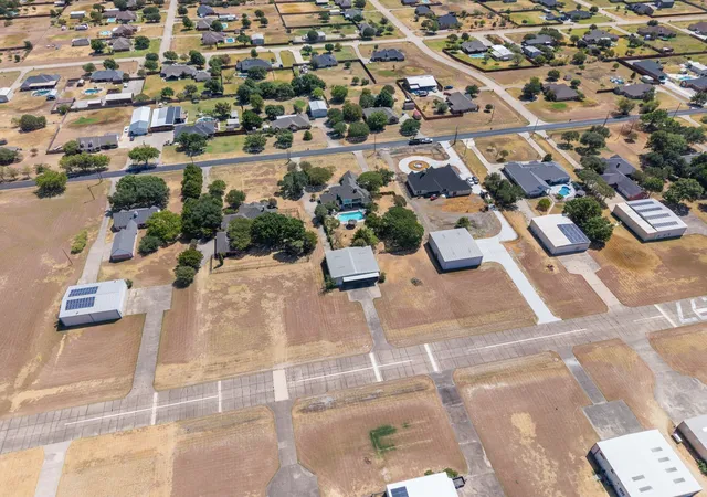 Photo 2 of Single family home for sale at 2941 N Mockingbird Ln, Midlothian, TX 76065 | MLS# 21377012 | Listing updated on 2026-10-01