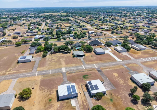 Photo 3 of Single family home for sale at 2941 N Mockingbird Ln, Midlothian, TX 76065 | MLS# 21377012 | Listing updated on 2026-10-01