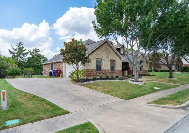 Photo 3 of Single family home for sale at 201 Midnight Dr, Royse City, TX 75189 | MLS# 21377476 | Listing updated on 2026-10-06
