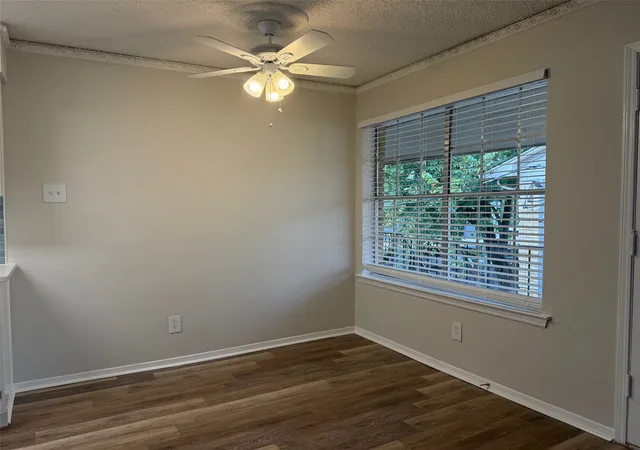 Listing Photo 5 - Condo for sale in building located at 3624 Parkridge Dr, Dallas, TX 75234 - Unit #214
