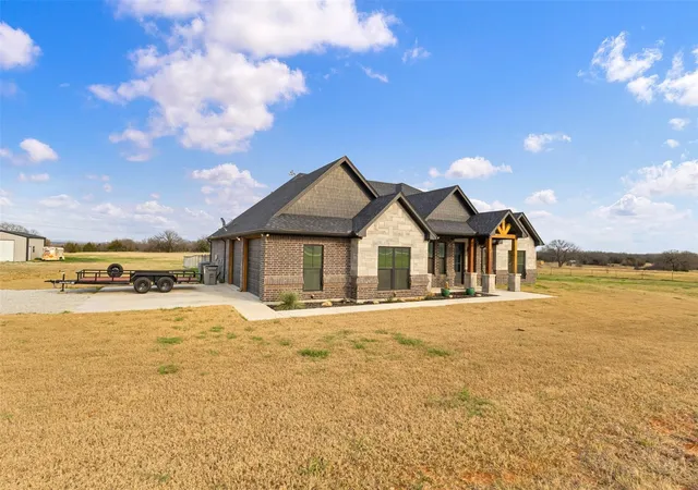 Photo 2 of Single family home for sale at 170 Rolling Hills Blvd, Alvord, TX 76225 | MLS# 21377322 | Listing updated on 2026-09-28