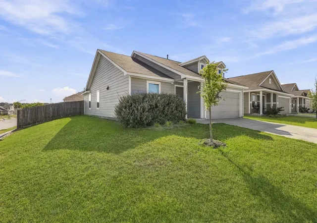 Photo 2 of Single family home for sale at 2901 Questa St, Fort Worth, TX 76119 | MLS# 21373421 | Listing updated on 2026-09-18