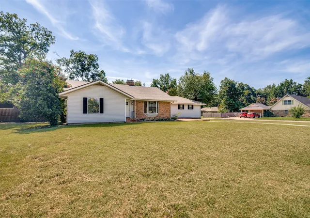 Photo 1 of Single family home for sale at 5405 Kayway Dr, Greenville, TX 75402 | MLS# 21378076 | Listing updated on 2026-09-25