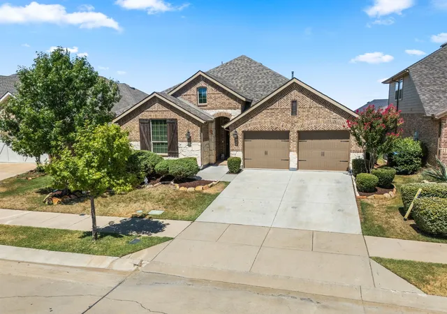 Photo 2 of Single family home for sale at 9901 Trinity Dr, Little Elm, TX 75068 | MLS# 21377540 | Listing updated on 2026-09-23