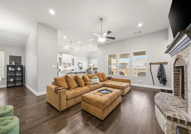 Photo 4 of Single family home for sale at 9901 Trinity Dr, Little Elm, TX 75068 | MLS# 21377540 | Listing updated on 2026-09-23