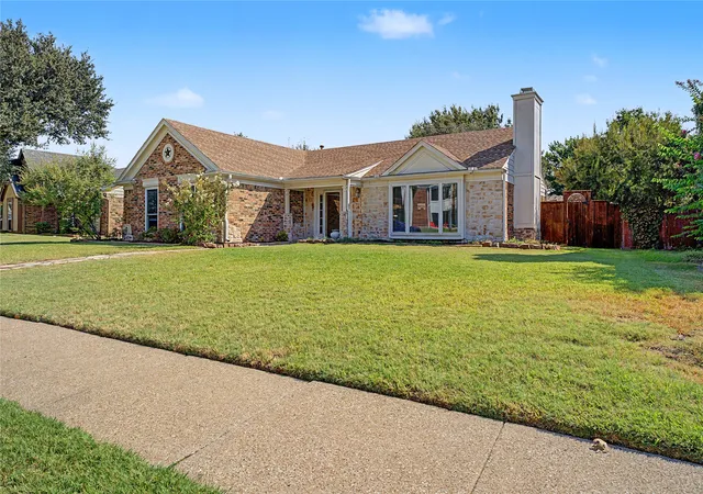 Photo 3 of Single family home for sale at 1003 Ashby Dr, Allen, TX 75002 | MLS# 21374061 | Listing updated on 2026-10-06