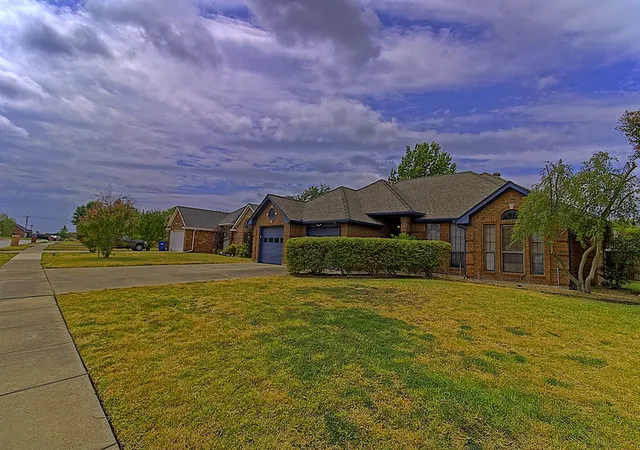 Photo 2 of Sale Pending at 913 York St, Forney, TX 75126 | MLS# 21378074 | Listing updated on 2026-09-18