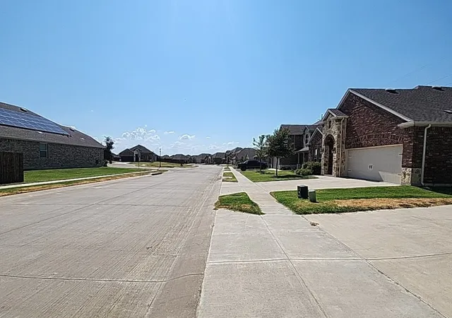 Photo 2 of Single family home for sale at 10318 Thunderwood Dr, Aubrey, TX 76227 | MLS# 21378127 | Listing updated on 2026-09-04