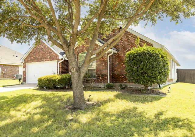 Photo 2 of Single family home for sale at 107 Harvest Way, Crandall, TX 75114 | MLS# 21378136 | Listing updated on 2026-09-04
