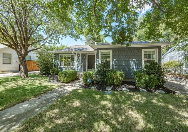 Photo 3 of Single family home for sale at 6020 Lovell Ave, Fort Worth, TX 76116 | MLS# 21375712 | Listing updated on 2026-09-22