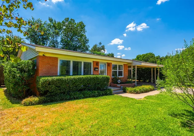 Photo 1 of Single family home for sale at 1820 Puritan Dr, Irving, TX 75061 | MLS# 21378149 | Listing updated on 2026-09-17