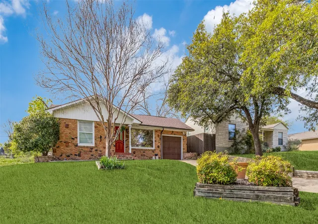 Photo 3 of Single family home for sale at 4633 Diaz Ave, Fort Worth, TX 76107 | MLS# 21376943 | Listing updated on 2026-10-09