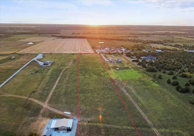 Photo 1 of Land for sale at 463 County Rd 1063, Greenville, TX 75401 | MLS# 21378225 | Listing updated on 2026-09-27