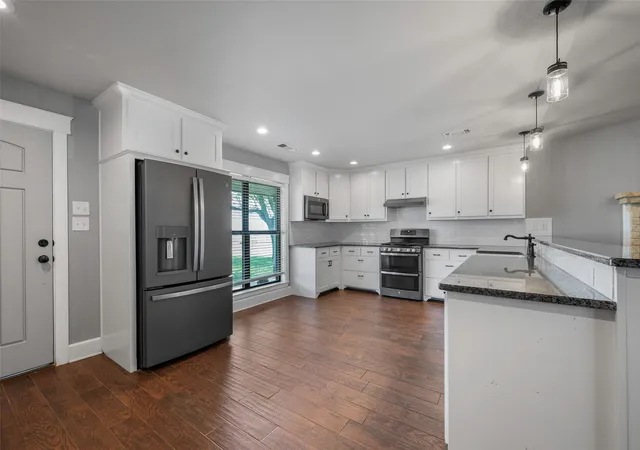 Photo 4 of Single family home for sale at 3949 County Rd 302, Muenster, TX 76252 | MLS# 21378227 | Listing updated on 2026-09-04