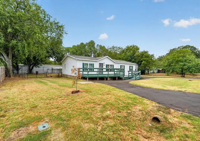 Photo 2 of Manufactured home for sale at 2032 Dorothy Dr, Burleson, TX 76028 | MLS# 21357895 | Listing updated on 2026-10-06