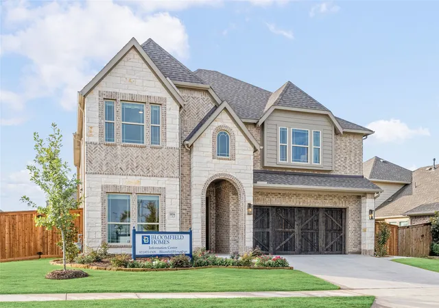 Photo 2 of Sale Pending at 1034 Watercourse Pl, Royse City, TX 75189 | MLS# 21375290 | Listing updated on 2026-09-22